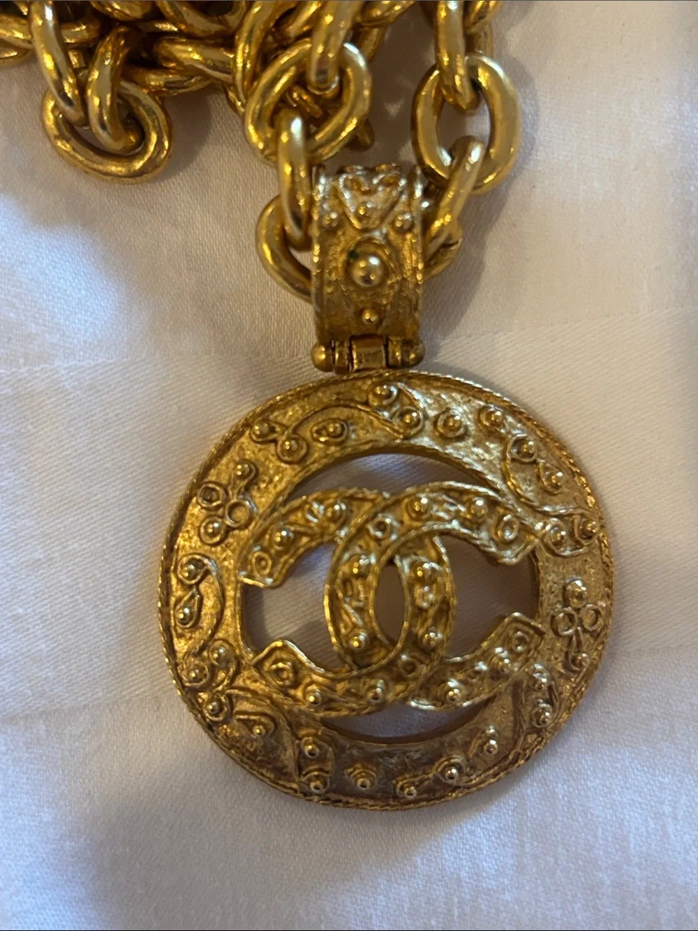 CHANEL vintage necklace